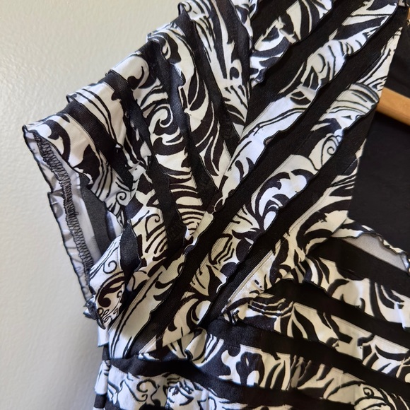 Coldwater Creek Black rippled stripe S Sleeve Pullover Top-Preowned Excellent - Picture 6 of 9